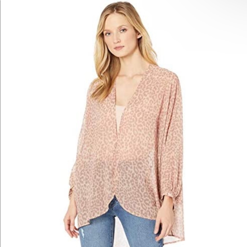Vince Camuto blush leopard print kimono. One size fits all.